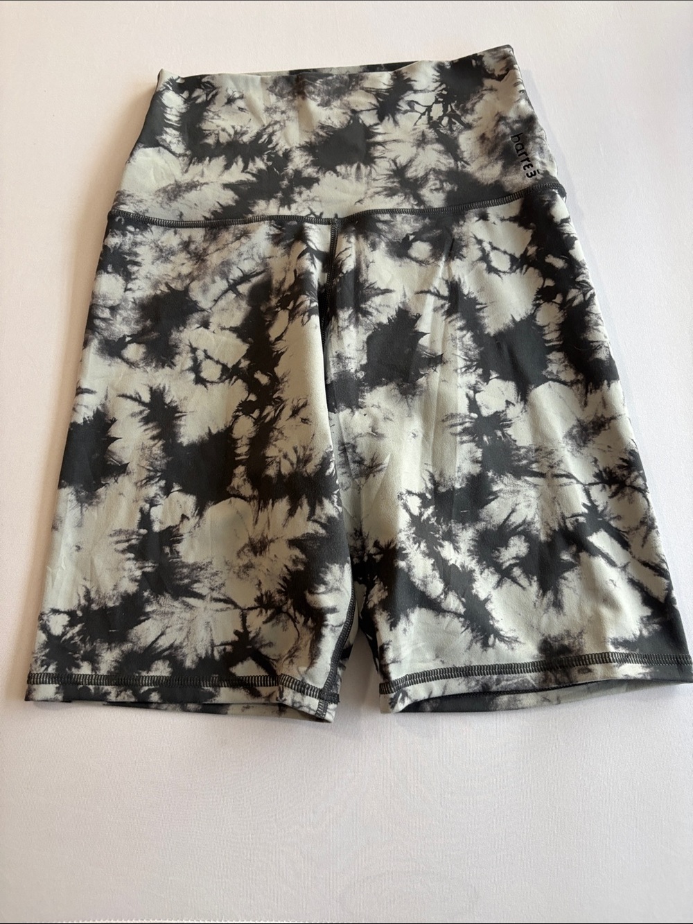 High-Rise Tie-Dye Bike Shorts in Black & Cream